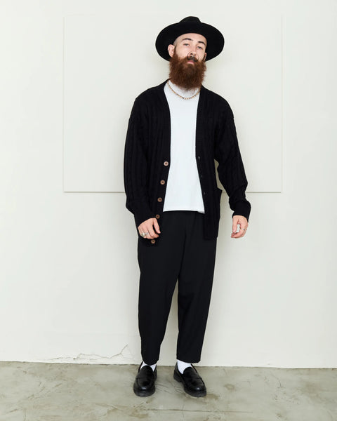 Hand Knit Cardigan / BLACK