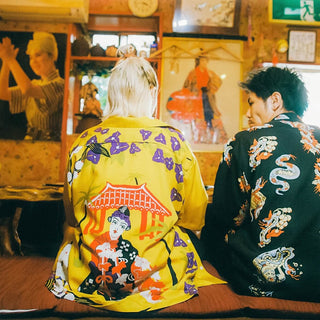 琉球舞踊と琉球飯匙倩のアロハシャツ
