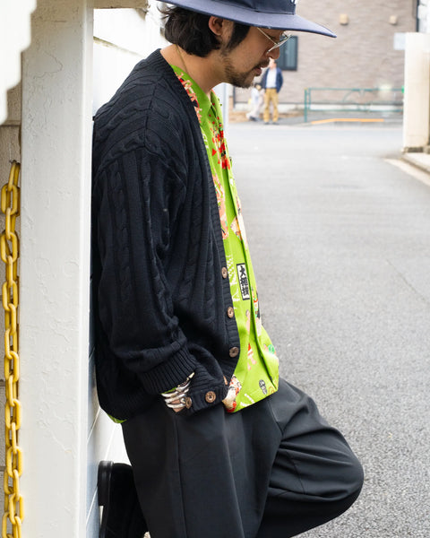 Hand Knit Cardigan / BLACK