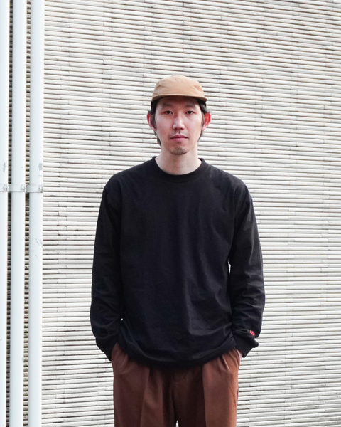 Eanbe 長袖 黒 ロゴＴシャツ ルック画像