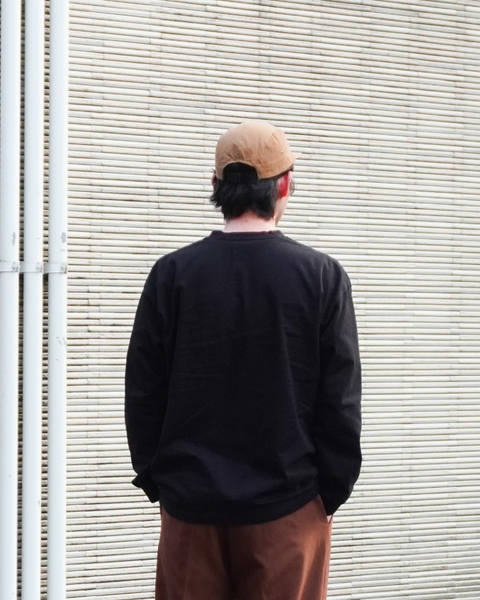 Eanbe 長袖 黒 ロゴＴシャツ ルック画像