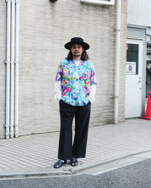 Eanbe 長袖 白 ロゴＴシャツ ルック画像