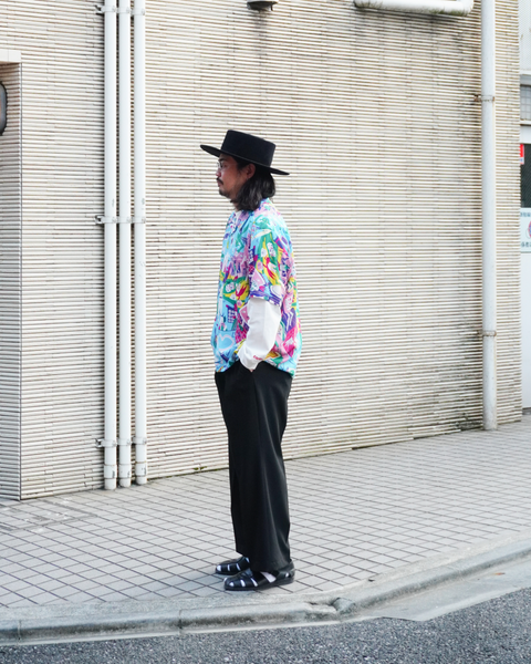 Eanbe 長袖 白 ロゴＴシャツ ルック画像