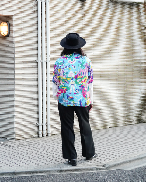 Eanbe 長袖 白 ロゴＴシャツ ルック画像