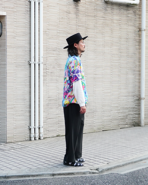 Eanbe 長袖 白 ロゴＴシャツ ルック画像