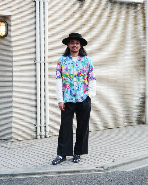 Eanbe 長袖 白 ロゴＴシャツ ルック画像