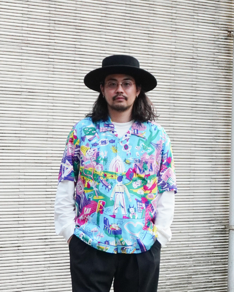 Eanbe 長袖 白 ロゴＴシャツ ルック画像