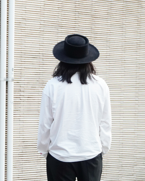 Eanbe 長袖 白 ロゴＴシャツ ルック画像