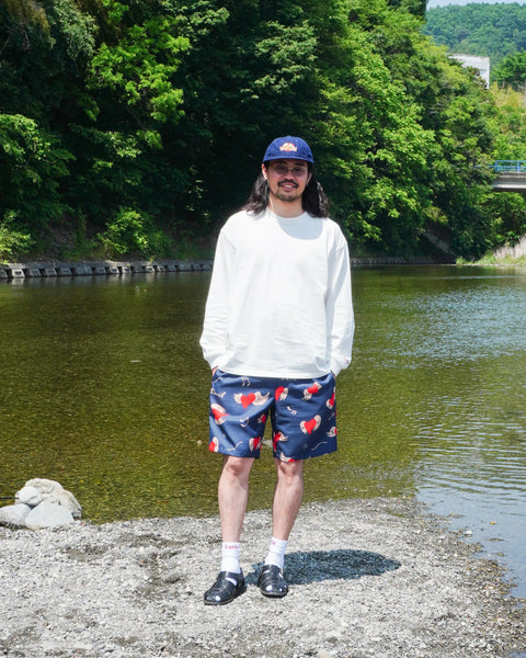 Eanbe 長袖 白 ロゴＴシャツ ルック画像
