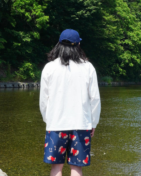 Eanbe 長袖 白 ロゴＴシャツ ルック画像